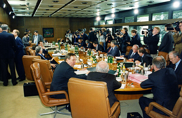 Last meeting of the Federal Cabinet of Chancellor Helmut Kohl, 1998