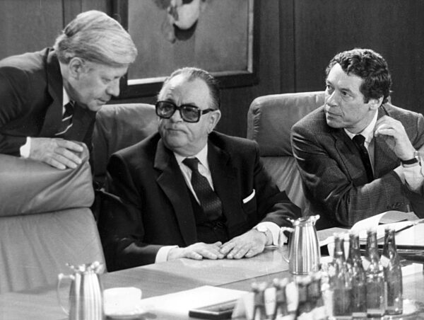 Schmidt, Wischnewski and Boellinger at consultation, 1981