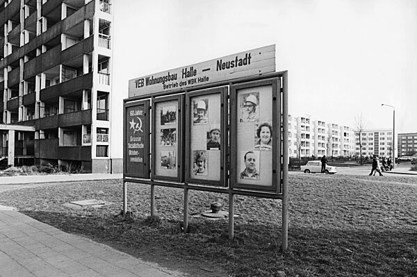 Public tribute to the best workers in Halle-Neustadt, 1976