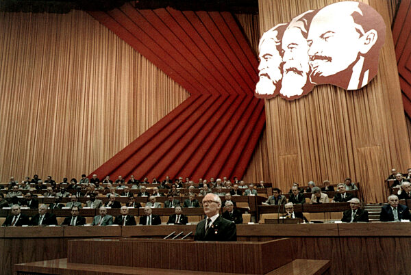 Erich Honecker auf dem 10. Parteitag der SED in Ostberlin, 1981