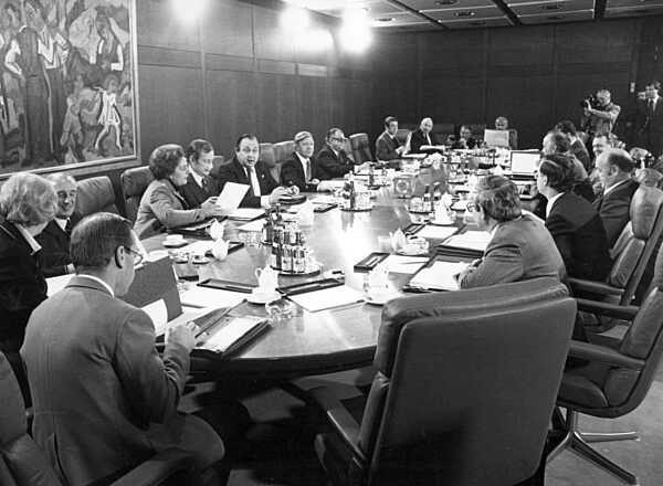 Cabinet meeting of the Schmidt Cabinet, 1977