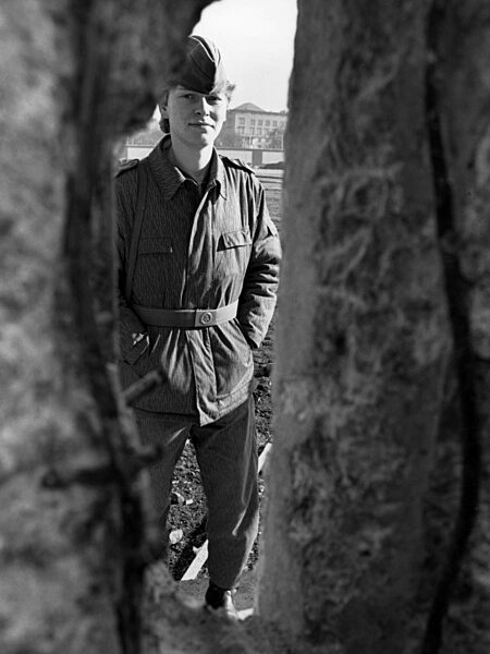 DDR-Grenzsoldaten an der Mauer, 1989