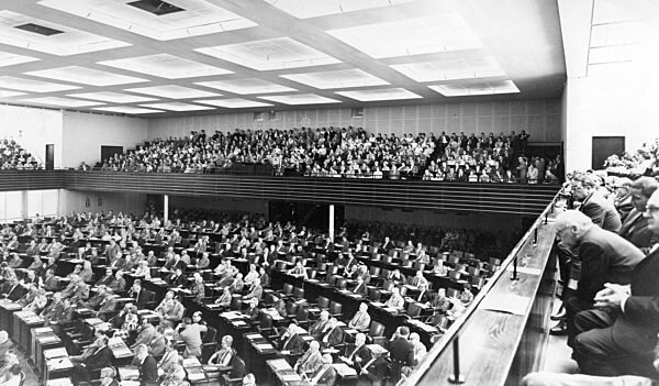 Bundestag meeting, 1964