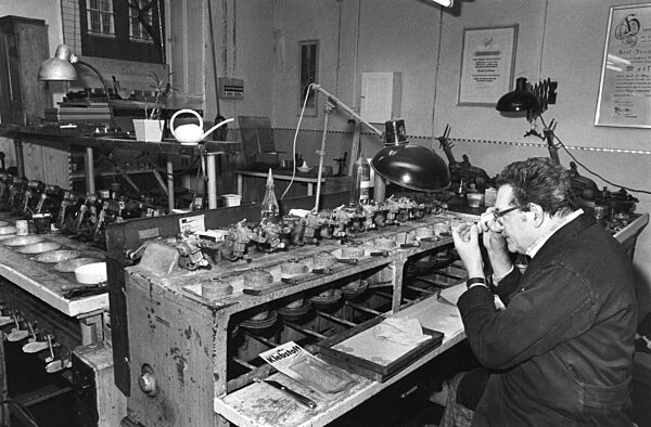 Precision optician in Potsdam