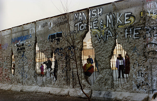 Berliner Mauer nach den Mauerspechten 1990