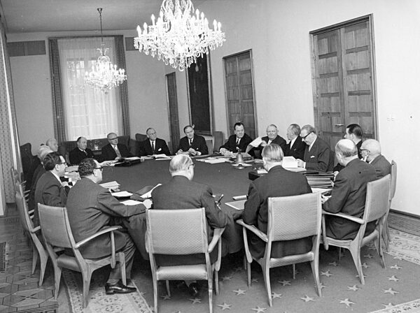 Cabinet meeting, 1961
