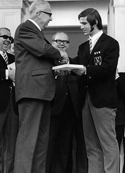 Bundespräsident Gustav Heinemann und Gerd Müller, 1970-1974