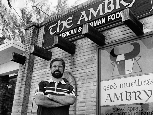 Gerd Müller vor seinem Restaurant in Florida, 1984/85