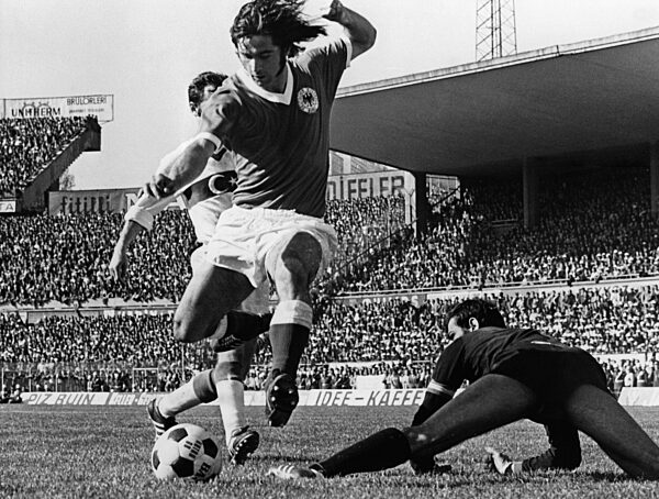 Gerd Müller im Spiel gegen die Türkei, 1971