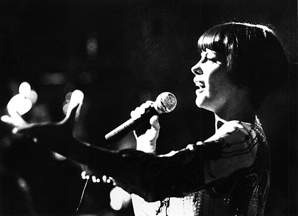 Mireille Mathieu, 1970
