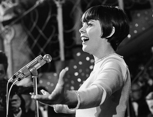 Mireille Mathieu, 1967