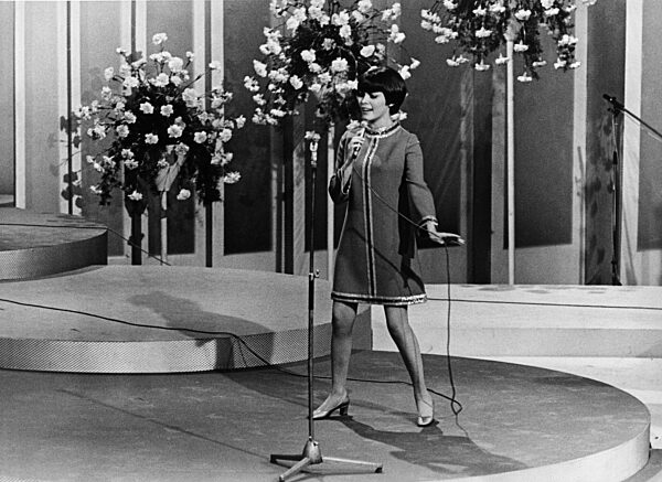 Mireille Mathieu, 1968
