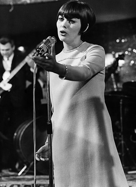 Mireille Mathieu, 1967