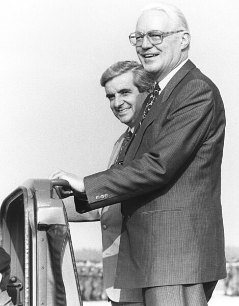 Jean-Pierre Chevenement with Gerhard Stoltenberg, 1990