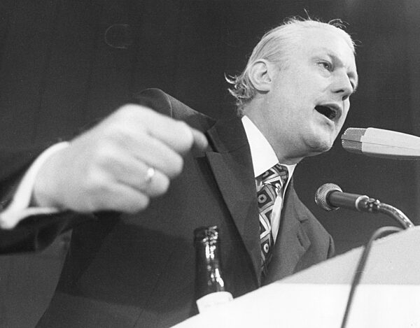 Gerhard Stoltenberg, 1975