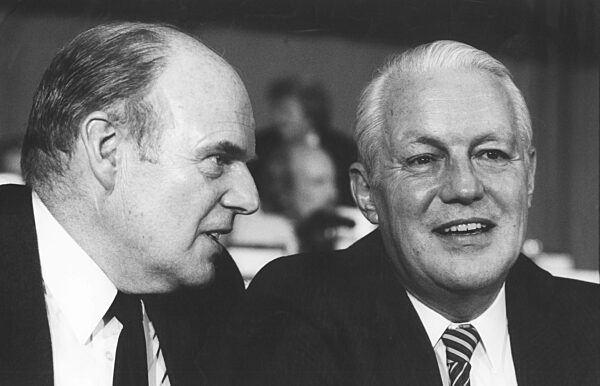 Henning Schwarz and Gerhard Stoltenberg, 1987