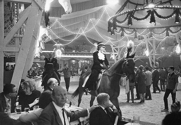 Oktoberfest in München, 1964