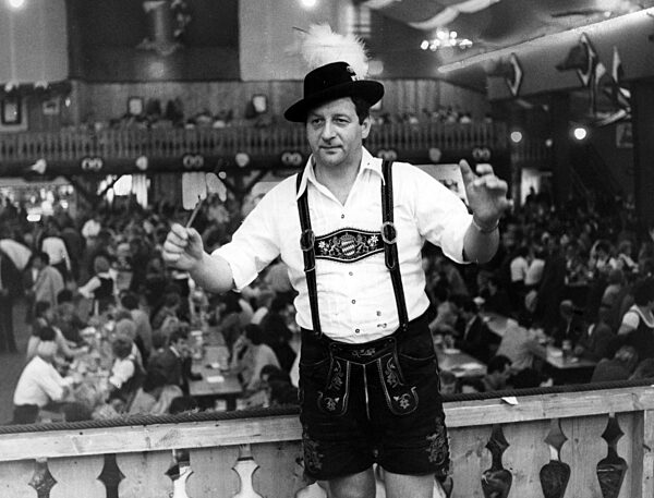 Dirigent auf dem Oktoberfest, 1970er Jahre