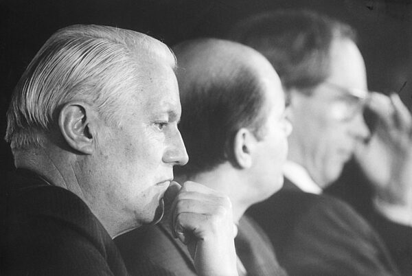 Gerhard Stoltenberg, 1987