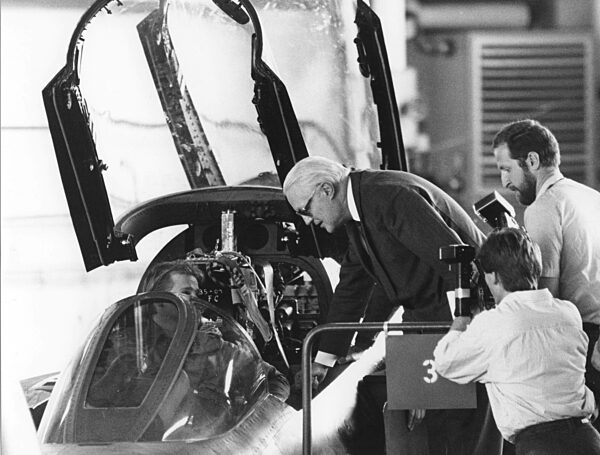 Gerhard Stoltenberg with pilots of the Luftwaffe, 1989