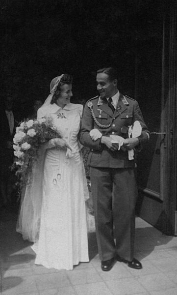 Hochzeit, 1943