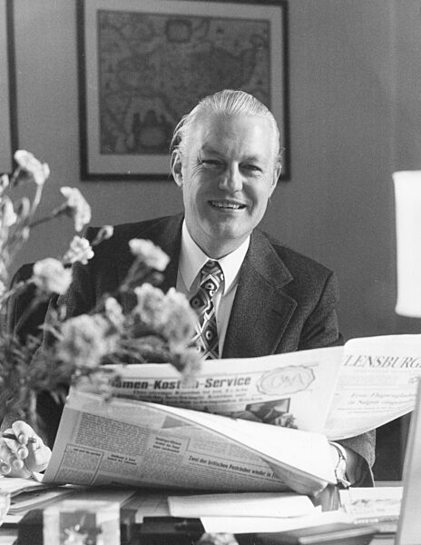 Gerhard Stoltenberg, 1975