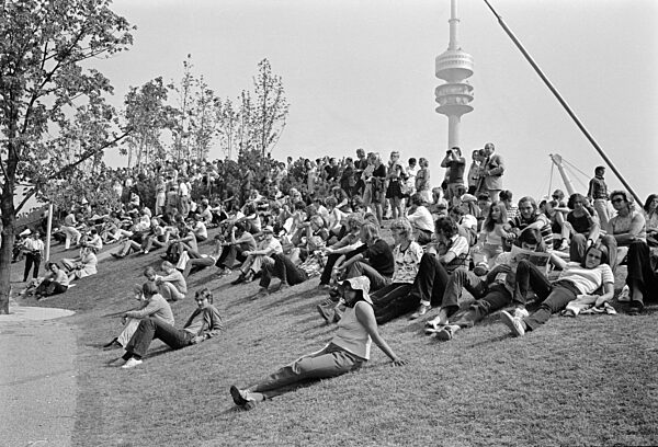 Mourning ceremony during the Olympic Games in Munich, 1972