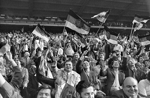 The 1974 FIFA World Cup: Fan of the GDR