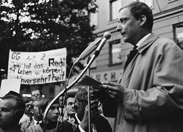 Protest after the death of Benno Ohnesorg, 1967