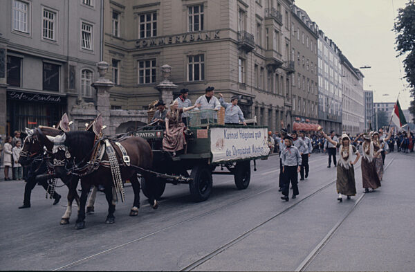 Traditional costume parade at the Oktoberfest, 1972
