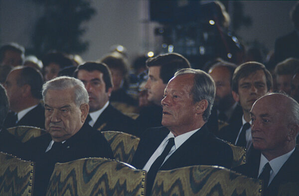 Willy Brandt auf der Trauerfeier für die Opfer des Oktoberfestattentats in München, 1982