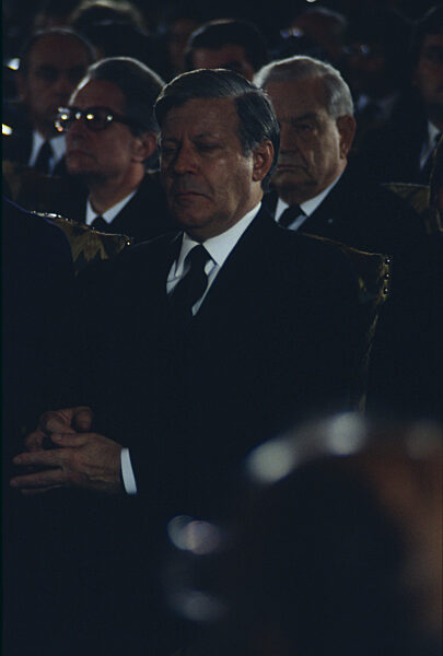 Helmut Schmidt auf der Trauerfeier für die Opfer des Oktoberfestattentats in München, 1982