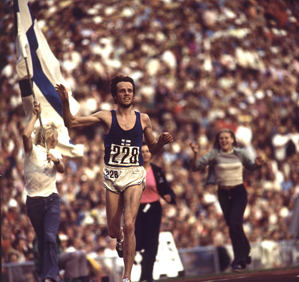 Olympic Games Munich 1972: 10 000m: Lasse Viren (FIN) on the lap of honor 03.09.1972.