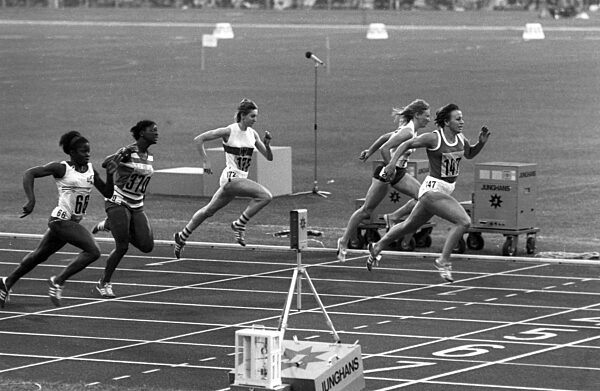 Olympic Games, Munich 1972, 100m women's finish. Renate Stecher (GDR/Gold) in front of Raelene Boyle (Austr./Silver/back), Silva Chivas (Cuba/Bronze/left), Iris Davis (USA/2.f.l./4th place) and Annegret Richter (FRG/Central/5th place).