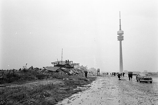 Demolition of Oberwiesenfeld Airport in Munich, 1968