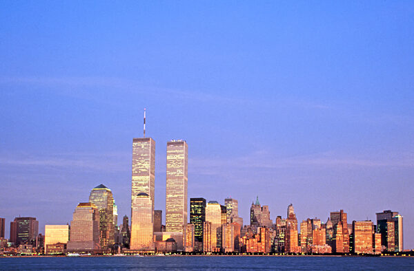 Blick von New Jersey auf Manhattan bei Dämmerung, 1992