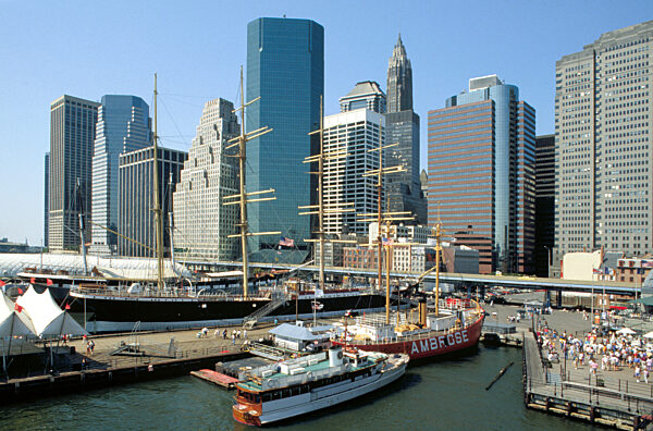 Seaport in New York, 1992