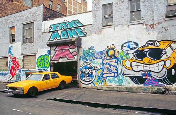 Taxiwerkstatt mit Wandmalereien, 1992