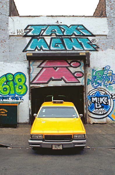 Taxiwerkstatt mit Wandmalereien, 1992