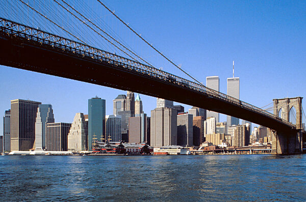 Brooklyn Bridge und Manhattan Skyline, 1992
