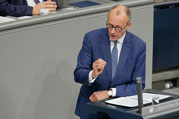 Bundestag debattiert Regierungserklärung