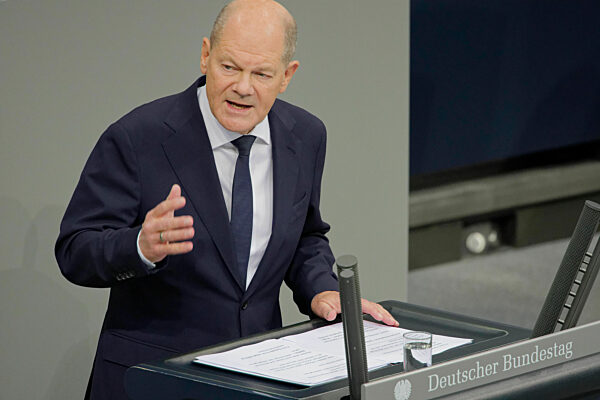 Bundestag debattiert Regierungserklärung