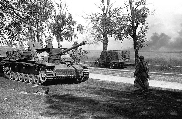 Sturmgeschütz im Mittelabschnitt der Ostfront, 1944