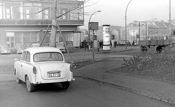 Trabant am Berlin Alexanderplatz, 1963