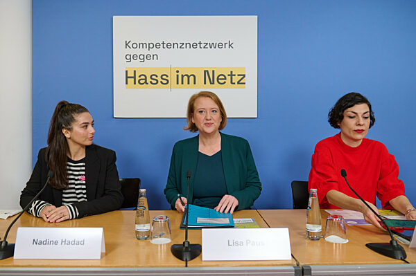 Politik, Studie zu Hass im Netz