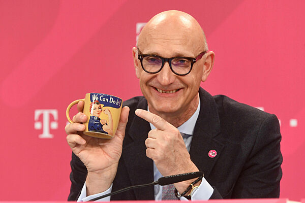 Timotheus Höttges, 2020