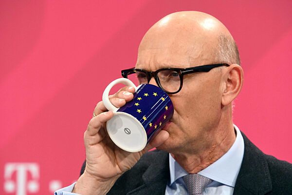 Timotheus Höttges, 2020