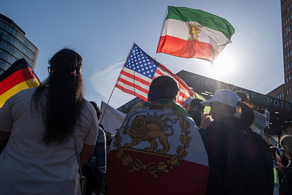 Iraner Protestieren in Berlin