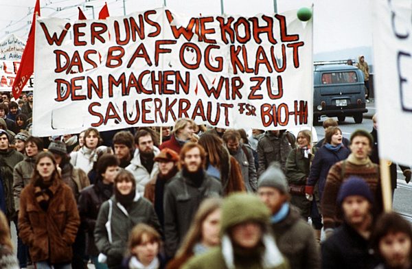 Studenten demonstrieren gegen Bafög-Kürzungen