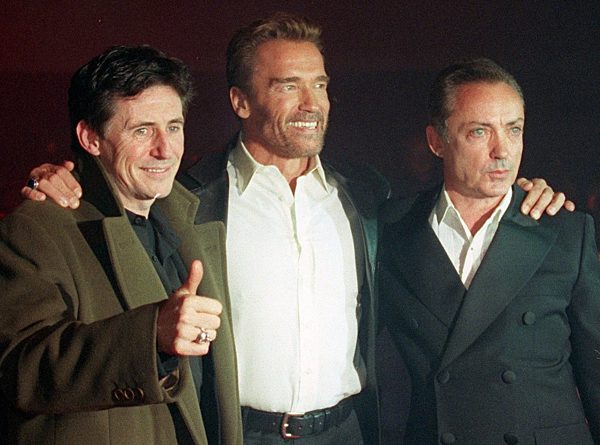 Filmpremiere "End of Days": Schwarzenegger, Byrne und Kier